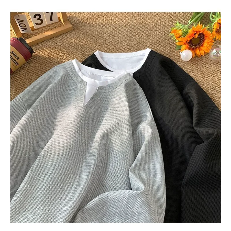 Winter Style Faux Two-Piece V-Neck Sweatshirt for Men, Trendy Long Sleeves, Suitable for Spring and Autumn