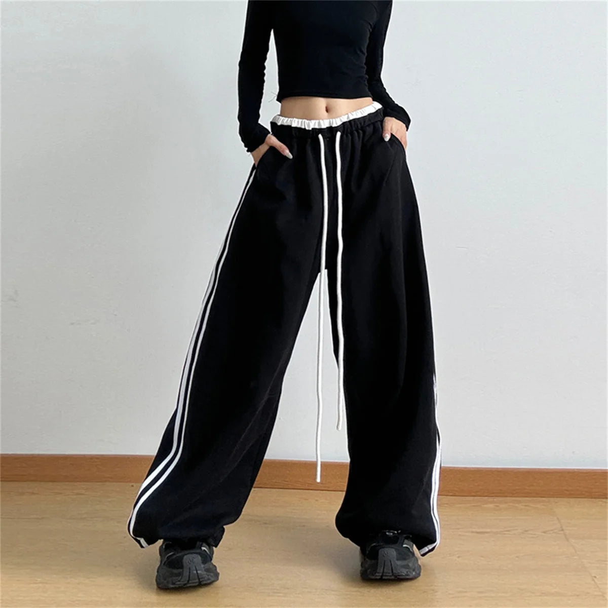 Hip Hop Lady's Cargo Pants High Street Women's Wide Leg Pants Drawstring Y2K Gothic Hotsweet Matching Female Trousers Summer New