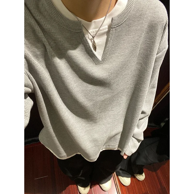 Winter Style Faux Two-Piece V-Neck Sweatshirt for Men, Trendy Long Sleeves, Suitable for Spring and Autumn