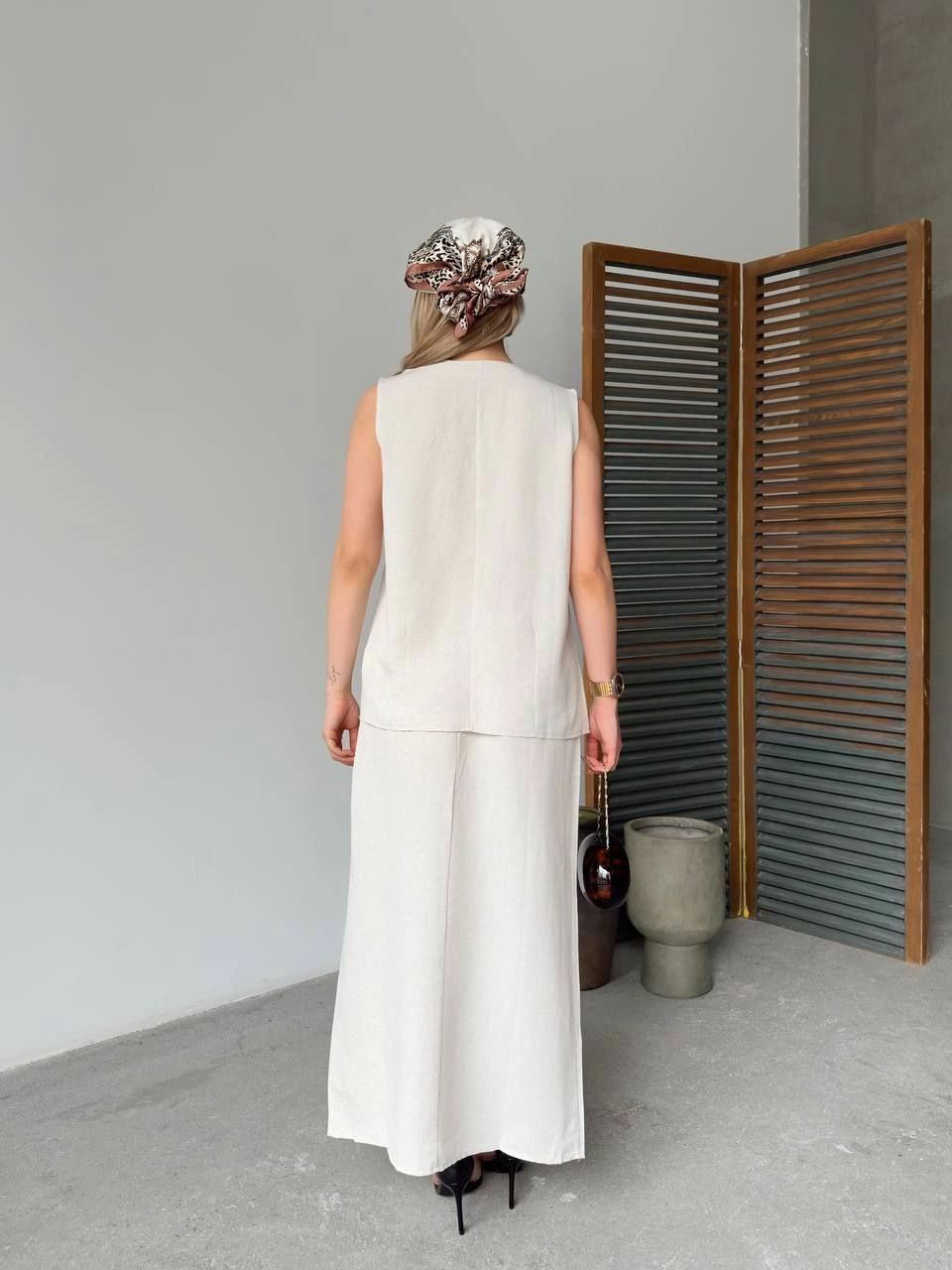 Keten Kolsuz Sıfır Yaka İlik Düğmeli Kolsuz Hırka Etek ikili Takım- Beyaz